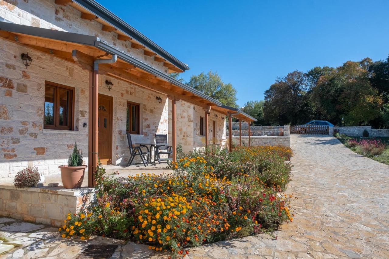 Ferienwohnung Okakosolykos Kostitsi Exterior foto